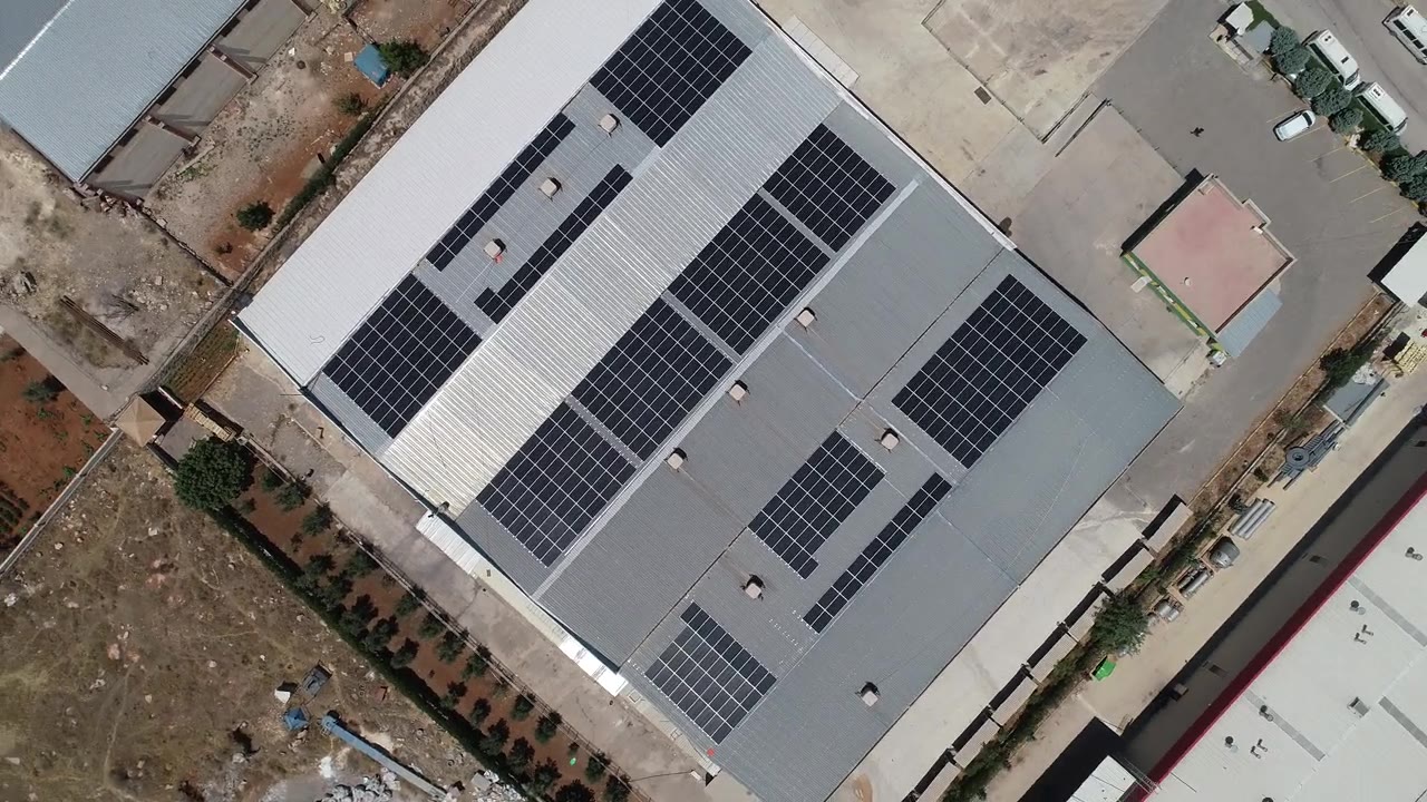 Miyar Tekstil’in Şanlıurfa’daki çatı güneş enerjisi uygulaması.